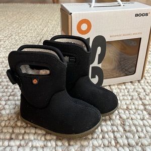 Baby Bogs size 6